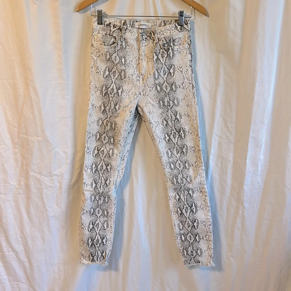 Zara High Rise Skinny White and Grey Snakeskin Printed Jeans